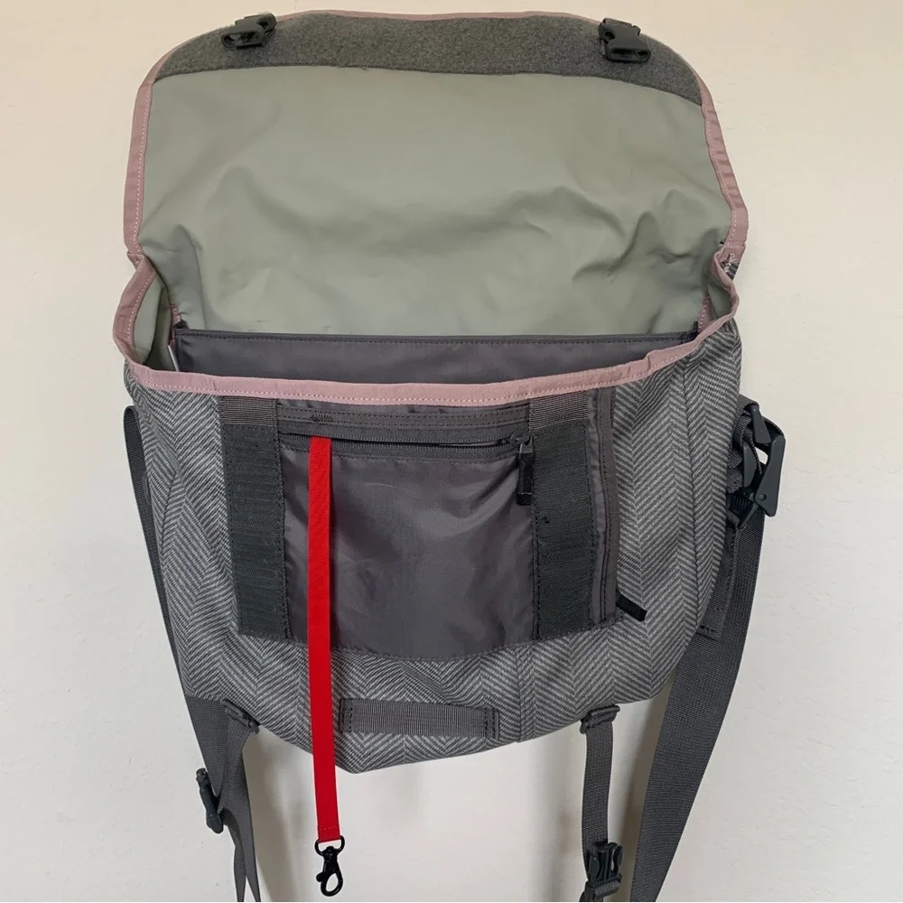 Timbuk2 Gray Herringbone Laptop Messenger Bag with Pink Trim